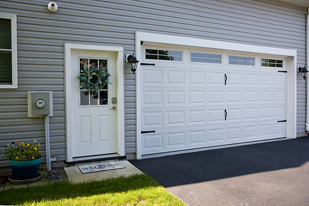 24/7 Emergency Garage Door Panel Replacement experts in Baden, PA